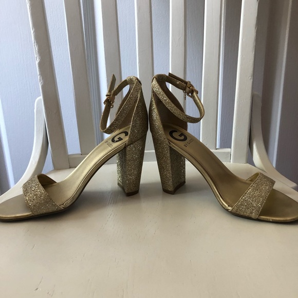 Gold Guess heels - Picture 7 of 11